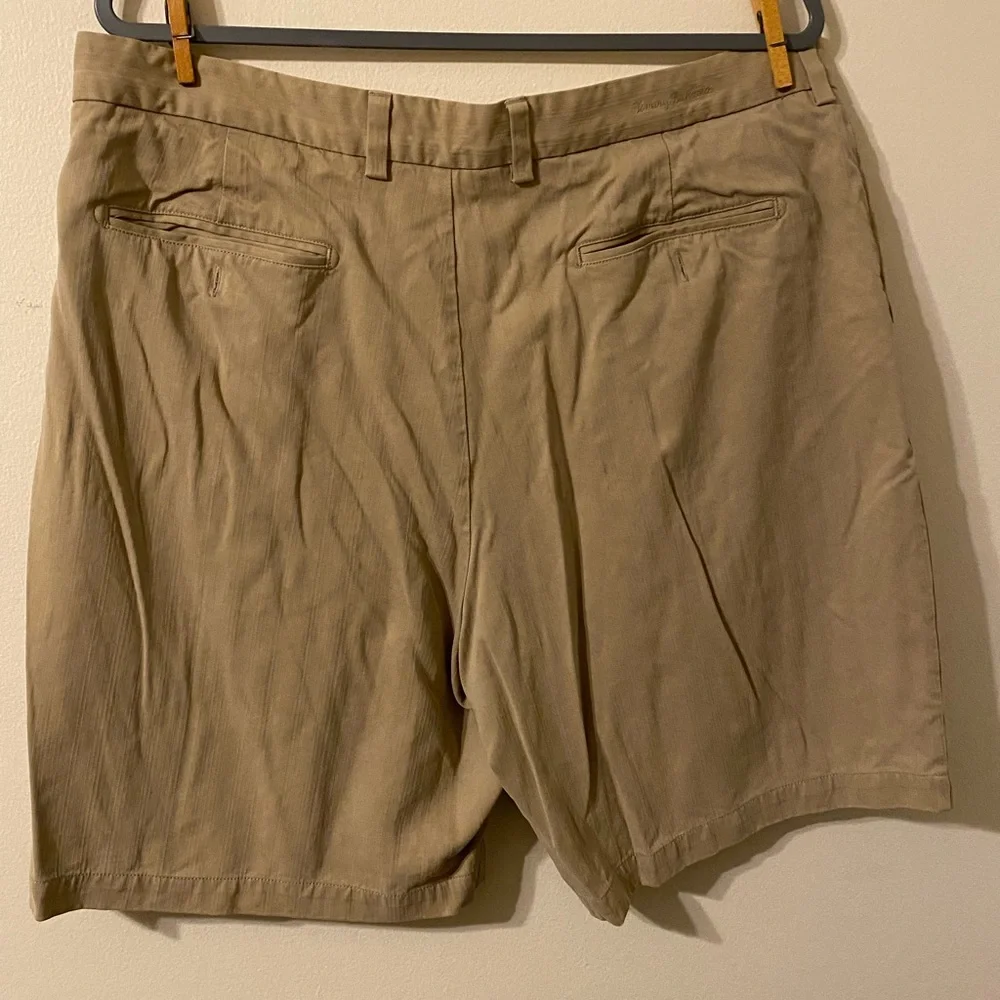 Tommy Bahama excellent pre